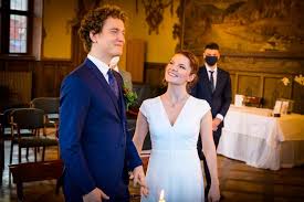Das brautkleid stellt für die meisten damen eines der wichtigsten kleidungsstücke in ihrem leben dar. Hochzeit Gernsbach Hochzeitsfotograf Aus Frankfurt Und Achern Baden