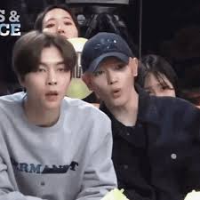 Kard rapper bm has named nct's taeyong, mark and johnny as the artists he would like to collaborate with in the future. Johnny Taeyong Gif Johnny Taeyong Nct Discover Share Gifs