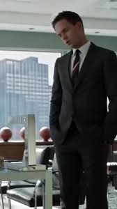 How muck was in that bonus?🤔 #harvey#harveyspecter #suitsnetflix #mikeross  #tvshow #fypシ