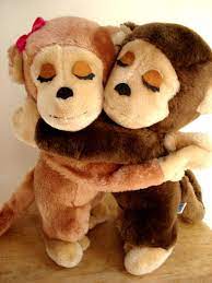 Dakin Hugging Monkey Couple Dakin 1970s I Received This Exact One From My First Real Boyfriend Dan Childhood Memories 70s Childhood Memories Childhood Toys