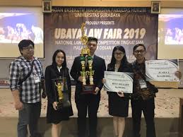 Aku terus melanjutkan isapanku dan aku hanya bisa melebarkan mulutmu dan. Smak St Hendrikus Raih Ubaya Law Fair Tingkat Nasional Super Radio