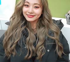An side pic angel of tzuyu. Tzuyu Backstage Greeting Smile 2019 12 31 Mbc Music Festival Nayeon Filming Cheer Up Baby