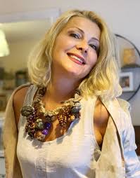 Търновката Петя Димитрова създава своя марка бижута и дрехи в Лондон