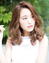 ロングウェーブヘア yg 272 ヘアカタログ 髪型 ヘアスタイル ミディアム パーマ 前髪なし ミディアム パーマ ロングウェーブヘア