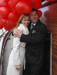 Metin şentürk ile fulya kalkavan çifti 2006'da gizlice evlenmişti. Davayi Kaybeden Metin Senturk Eski Esi Fulya Kalkavan A 4 Milyon Tl Nafaka Odeyecek Son Dakika Magazin