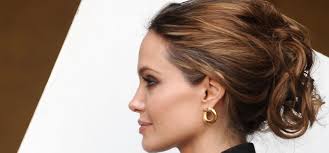 Le donne quarantenni o cinquantenni ma anche le signore over 50 e over 60 possono realizzare … Le Migliori Acconciature Capelli Raccolti Tutte Da Copiare