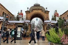 Maybe you would like to learn more about one of these? Tivoli In Kopenhagen Danemark