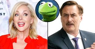 No one suspected that there would be a frankspeech.com where evidence can be poured out to the public. Jane Krakowski Denies Rumors She S Dating Mypillow Ceo Mike Lindell