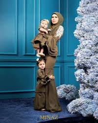 Puas dah cari tapi masih tak berkenan? Comelnya Che Ta Dan Aaisyah Pakai Baju Raya Sedondon Gempak