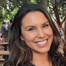 Heidi Negron's Instagram, Twitter & Facebook