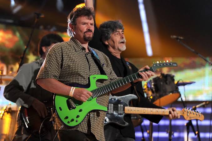 Kenny Chesney, Travis Tritt + More Country Stars Remember Alabama's Jeff Cook