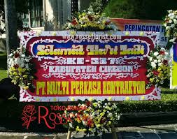 Memberikan ucapan hari jadi kepada pasangan baik untuk kekasih atau istri/suami bisa mempererat suatu hubungan. Toko Bunga Cirebon Ucapan Selamat Hari Jadi St 19 Toko Bunga Cirebon Toko Bunga Cirebon