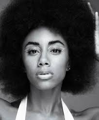 Elizabeth Koeppen's Instagram, Twitter & Facebook