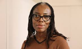 El PEN Català distingeix Tsitsi Dangarembga amb el Premi Veu Lliure 2023