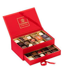 Boite A Bijoux Leonidas Chocolate Selection 30 Pieces Fleur En Chocolat Chocolat Cadeau Chocolat