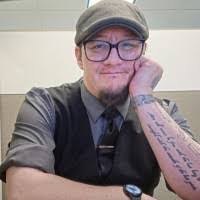 Edward Nahigan's Instagram, Twitter & Facebook