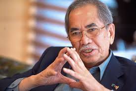 Hampir 2 juta perniagaan tempatan yang masih lagi belum mendaftar dan memiliki lesen perniagaan yang sah. Wan Junaidi Tuanku Jaafar Archives Focus Malaysia