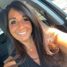 Kara Bloom's Instagram, Twitter & Facebook