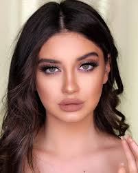 Vafa Hamzayeva On Instagram Cox Bəyənilən Və Hər Zaman Dəbdə Olan Makyaj Trendi Videosu Digər Postlarda Model Ja L E Hair Makeup Makeup Looks Hair