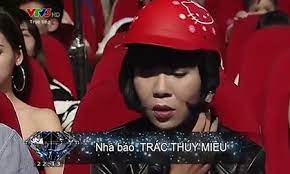 * việc đội mũ bảo hiểm như thế nào được xem là không đúng quy cách và mức xử phạt hành vi này ra sao, thưa thượng tá? Nha Bao Ä'á»™i MÅ© Báº£o Hiá»ƒm Che Ä'an TrÆ°á»ng Khong ThÆ°Æ¡ng Tiáº¿c