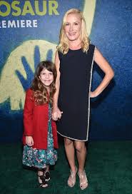 Isabel Ruby Lieberstein With Her Mother Angela Kinsey Fashion Angela Kinsey Fashion Trends