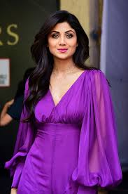 She is one of the most popular actresses of bollywood and is known for her roles in the movies dhadkan (2000). Promi Big Brother Star Shilpa Shetty Begrusst Baby Madchen Uber Surrogat Aktuelle Boulevard Nachrichten Und Fotogalerien Zu Stars Sternchen