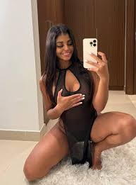 Julieth Diaz - Free nude pics, galleries & more at Babepedia