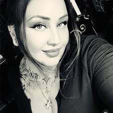 𝔈𝔪𝔦𝔩𝔶 𝔎𝔩𝔦𝔫𝔤𝔢𝔯༒ (@emi_klinger) • Instagram photos and videos