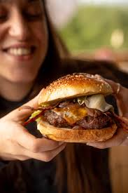 Bellaburger: 400 gr di pura goduria. 🍔, #bellavista #sanbaronto  #ristorante #toscana #hamburger #marezzata