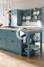Kuche Planen Mit Rundum Sorglos Service Bei Spitzhuttl Home Company In 2020 Kuche Planen Haus Kuchen Kuche Blau