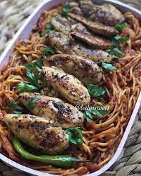 مكرونة إسباجيتي بالدجاج والصلصة الحمراء بأسهل وأطيب طريقة بيتى مملكتى