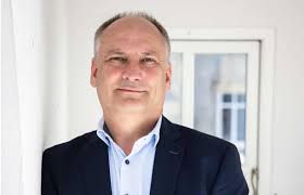 Få hjælp: Disse 111 bejler om at få dit kryds