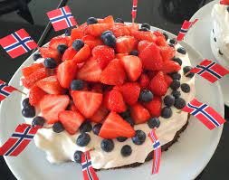 Mai, dåp, navnefest, bryllup og andre jubileer. Super Enkel Og God 17 Mai Kake Franciskas Vakre Verden Dessertoppskrifter Kaker Mat Og Drikke