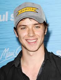 Pin By Zoe Block On Celebrities Jeremy Sumpter Jeremy Sumpter Peter Pan Actors