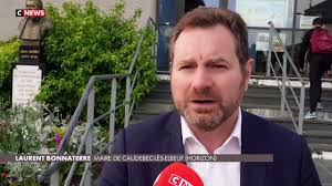 Rouen : Des élus dénoncent le coût de 11 millions d’euros pour un projet de  spectacle de Thomas Jolly, le directeur artistique de la cérémonie  d’ouverture des JO de Paris, pour le 14 Juillet prochain