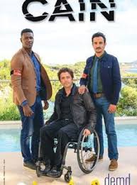 Joséphine arrive dans un parc zoologique délabré. Claire Coulange Arda