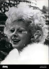 Sandra milo husband hi-res stock photography and images