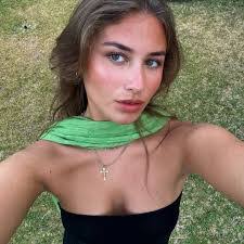 Lucinda Ramsey's Instagram, Twitter & Facebook