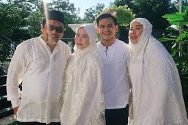 Dalam unggahan tersebut, wanita berusia 24 tahun itu mengaku bahwa dia sedang menaikkan berat badannya demi sebuah peran. Lebaran Tahun Ini Prilly Latuconsina Tak Open House Antara News