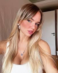 Keila Johnson's Instagram, Twitter & Facebook