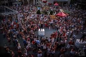 Les Pompiers De Strasbourg Organisent Leur Celebre Bal Du 13 Juillet Chaque Annee A La Caserne Ouest En 2020 Bal Des Pompiers Strasbourg Pompier
