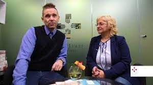 A színésznő, aki többek között a las vegas című amerikai filmsorozatban is szinkronizált, 49 éves volt. Bozso Peter Es Urban Andrea Lezeres Szemmutet Tapasztalatai Youtube