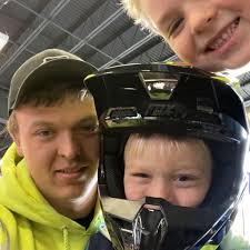 How many 1995 Checkmate deck boats were made?