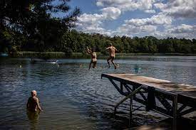 A Very German Idea of Freedom: Nude Ping-Pong, Nude Sledding, Nude Just  About Anything - The New York Times