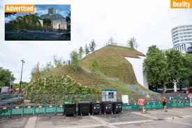 The mound as it currently looks we are aware that elements of the marble arch mound are not yet ready for visitors, said the council. Marble Arch Mound Closes After Two Days Following Disastrous Opening Todayuknews