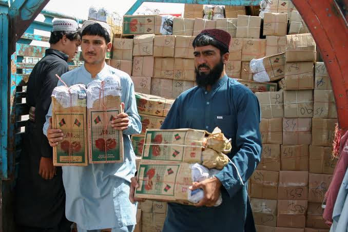 Pakistan reopens Chaman border crossing to Afghanistan | Reuters