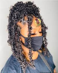 These distressed locs are light and soft to the touch with volume and no shedding. Beauty Depot On Instagram Thelocguru Straight Pressure Butterfly Locs Peep The Honey Blonde Ig Th Faux Locs Hairstyles Hair Styles Locs Hairstyles
