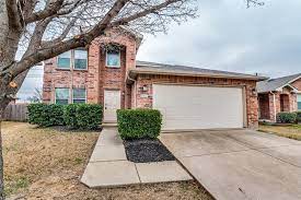 Beautifully updated home, newly painted, plus new flooring and carpet. 2416 Spruce Ct Little Elm Tx 75068 Har Com