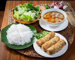BÚN NEM HẢI SẢN - CỰC PHẨM MÓN NGON HÀ THÀNH Để mang đến 1 bữa bún nem hải  sản ngon tròn vị cho thực khách là cả 1 quá trình kỳ