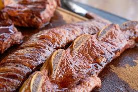 They consist of a short portion of the rib bone, which is overlain by meat which varies in thickness. Asado De Tira Picture Of La Parrilla Cordoba Tripadvisor